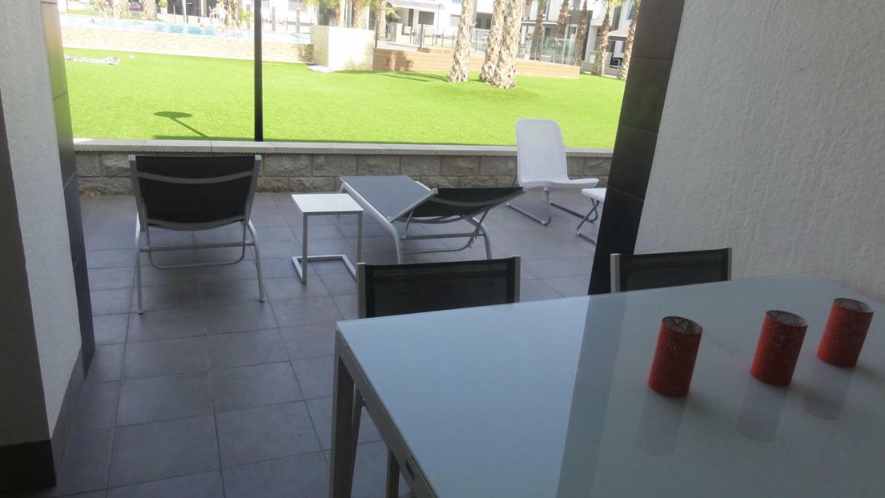 شقة Oasis Beach 5 أوريويلا المظهر الخارجي الصورة