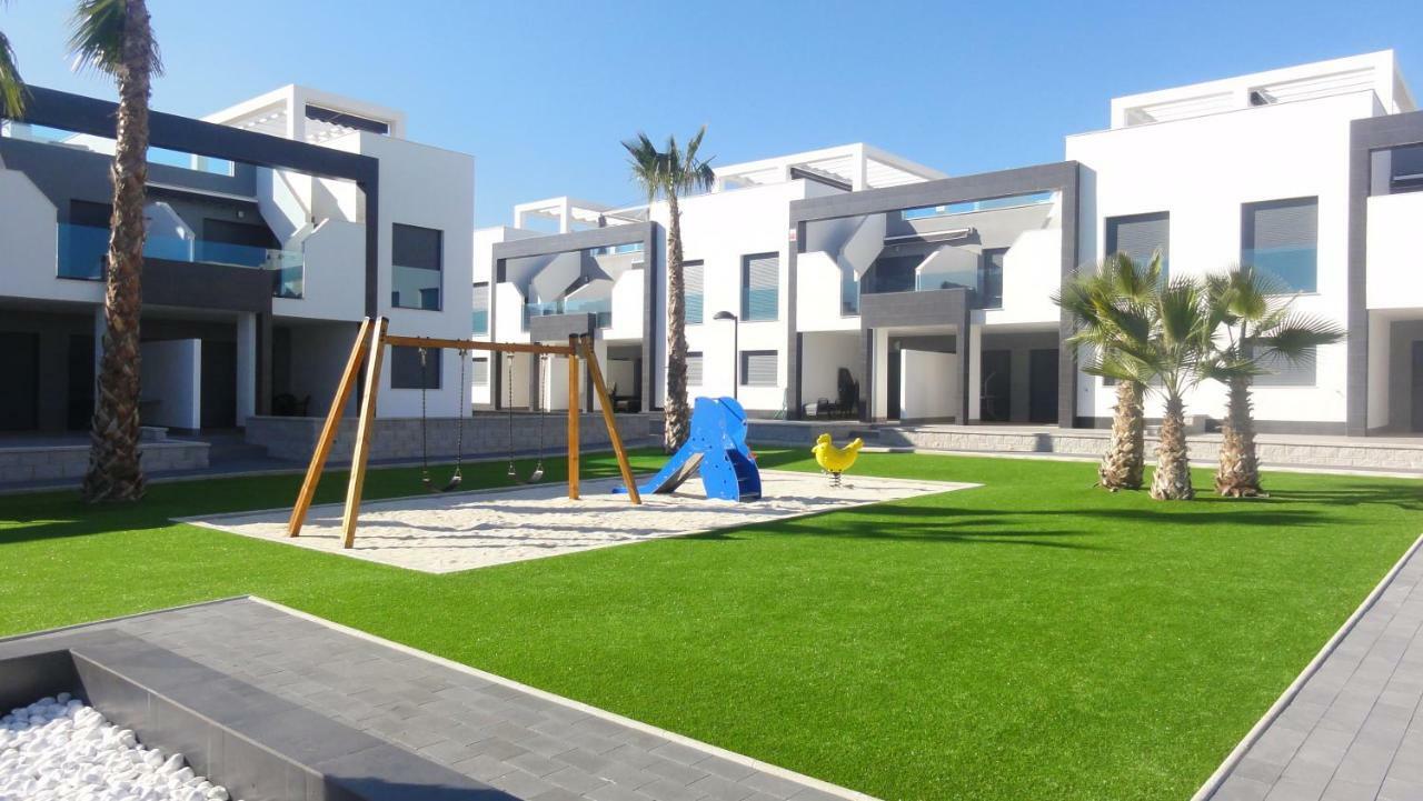 شقة Oasis Beach 5 أوريويلا المظهر الخارجي الصورة