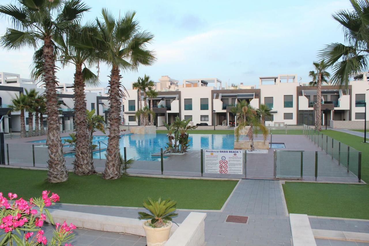 شقة Oasis Beach 5 أوريويلا المظهر الخارجي الصورة
